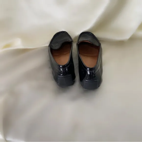 Stuart Weitzman black patent leather driving moccasins flats loafers Mach 1 7.5